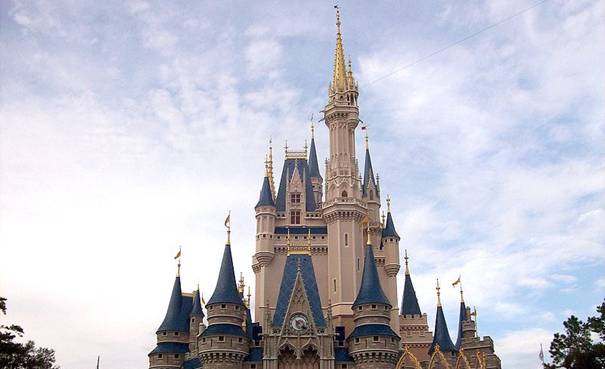 File:Cindyrella's Castle @ Magic Kingdom.jpg